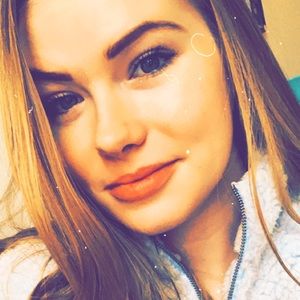 Meet your Posher, Kira